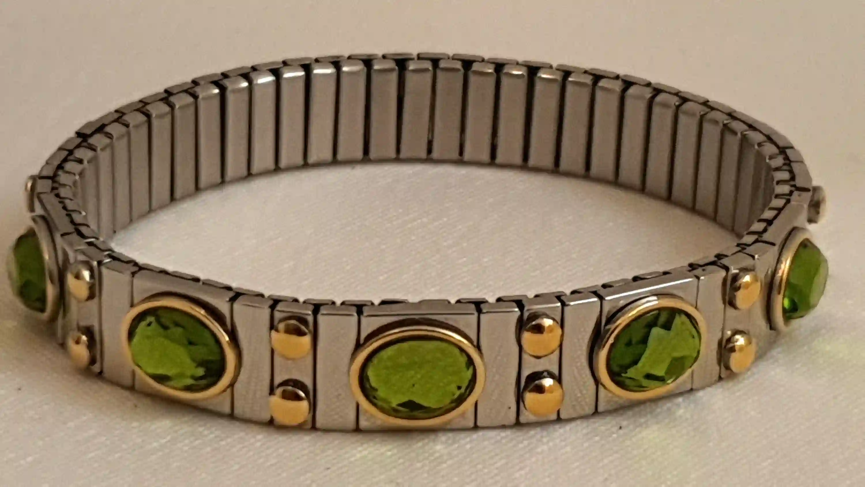 Green bracelet bangle silver stone bracelet bridesmaids / Peridot Swarovski gemstone bracelet birthstone bangle /August birthstone jewelry/ 