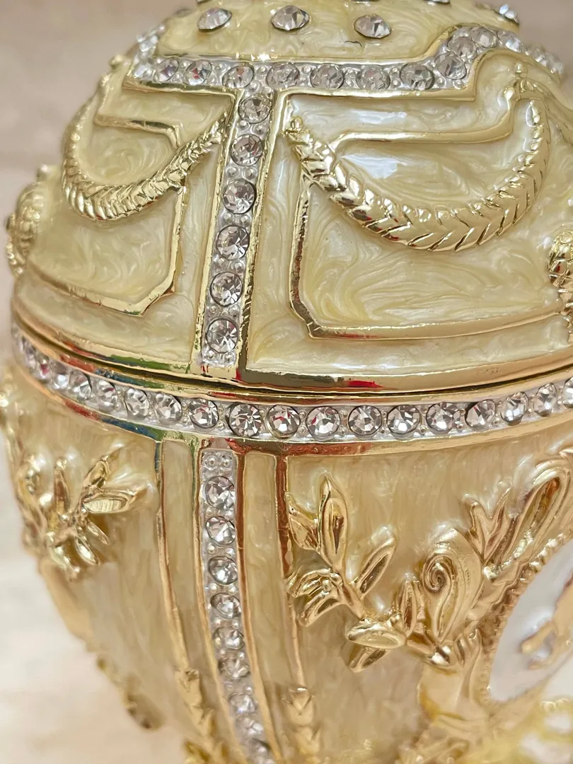 Designer 5* Faberge Egg Beige Jewelry Box Faberge Egg Bride Trinket Wedding Gift for Couple Unique Fabergé Egg Austrian Crystal Handset 5ct