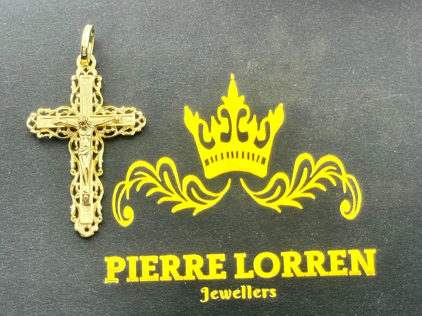 Solid 18k gold cross filigree cross pendant, handmade cross necklace. A perfect Christian mother gift, this crucifix cross for mom is designed for women and measures 0.98