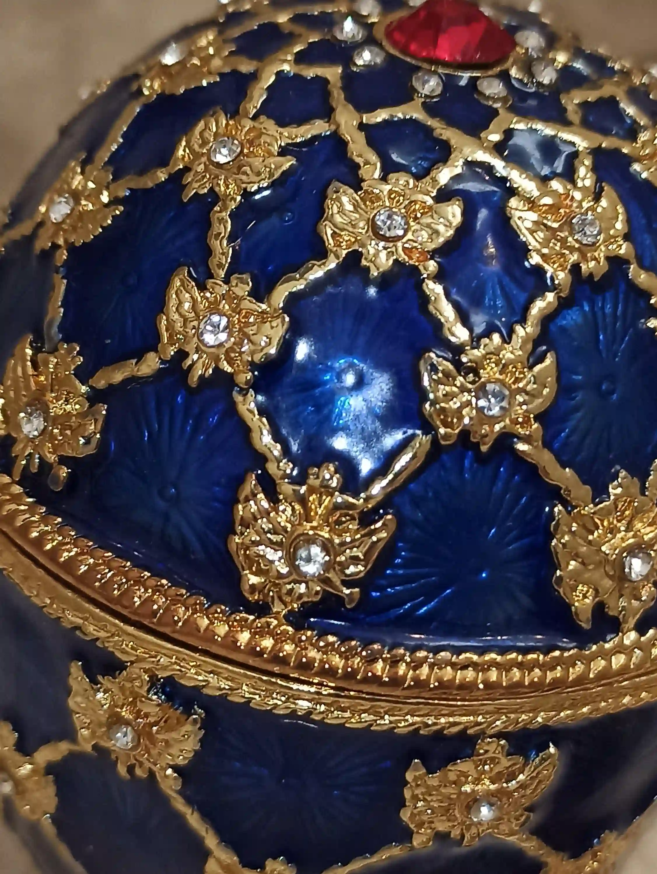 Queens Carriage Egg Faberge Ornament Jewelry Box FAbrege 24k GOLD 10ct Austrian Crystal Sapphire Bracelet Faberge Egg Designer pierrelorren 