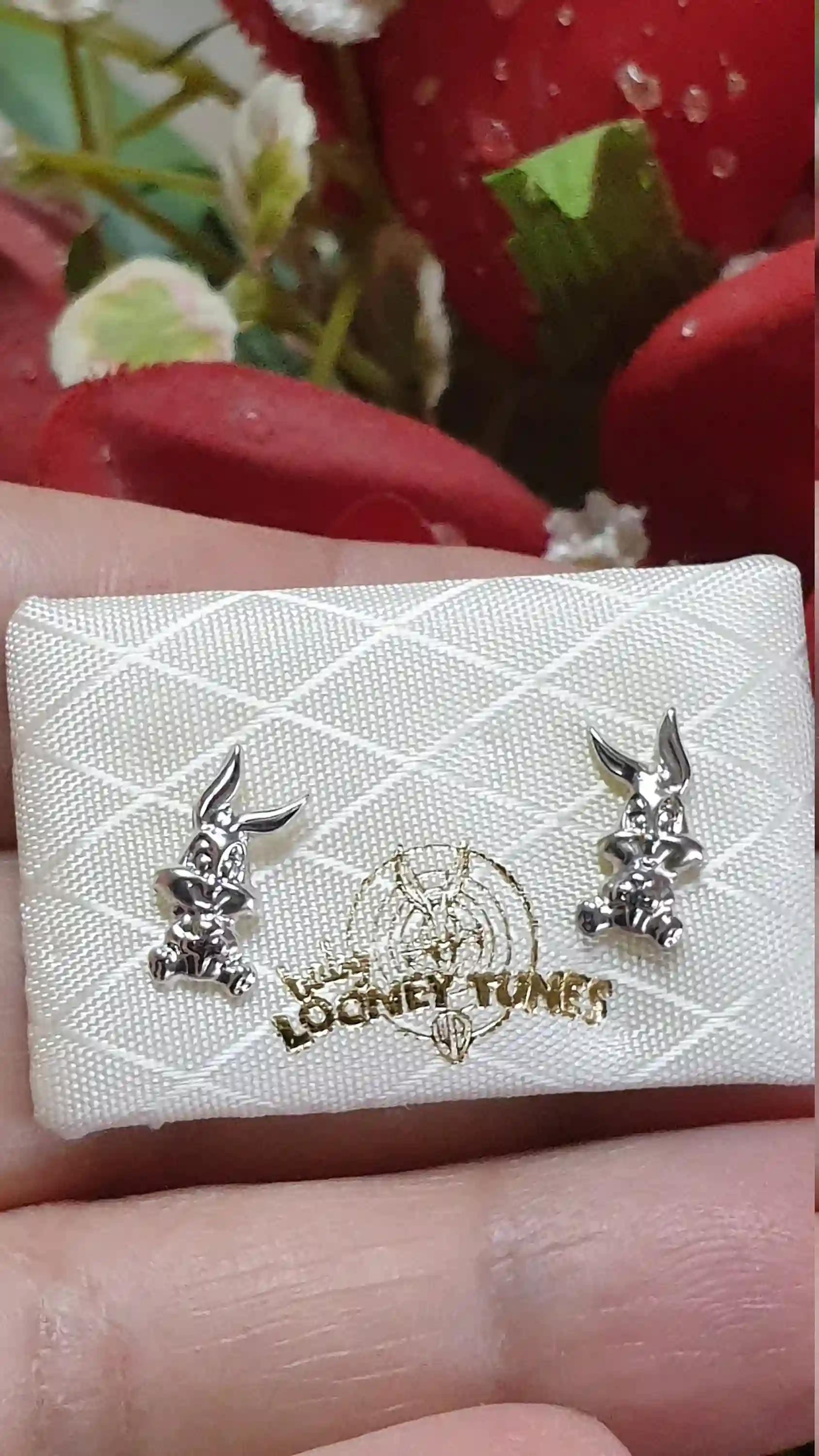 18kt White Gold Disney Stud Earrings Gift for Girls Bugs Bunny Original Looney Tunes/Stud Gold Earrings for Girl Cartoon Bugs Bunny Gift 18k 