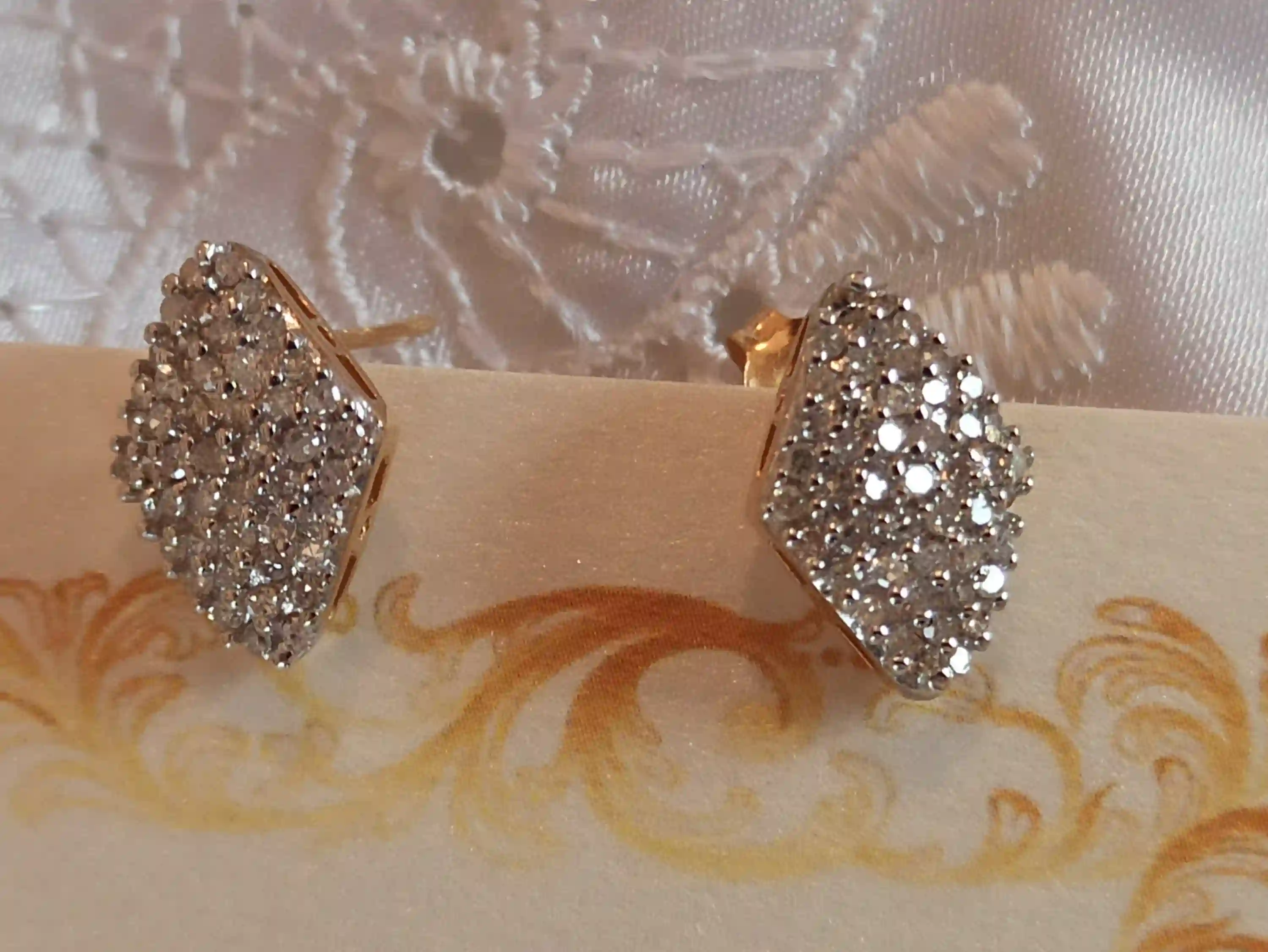 Genuine Diamond Earrings, Diamond Studs, Diamond Vintage Earrings, Diamond Vintage Studs, Minimalist Stud earrings, 18k Studs with Diamonds 