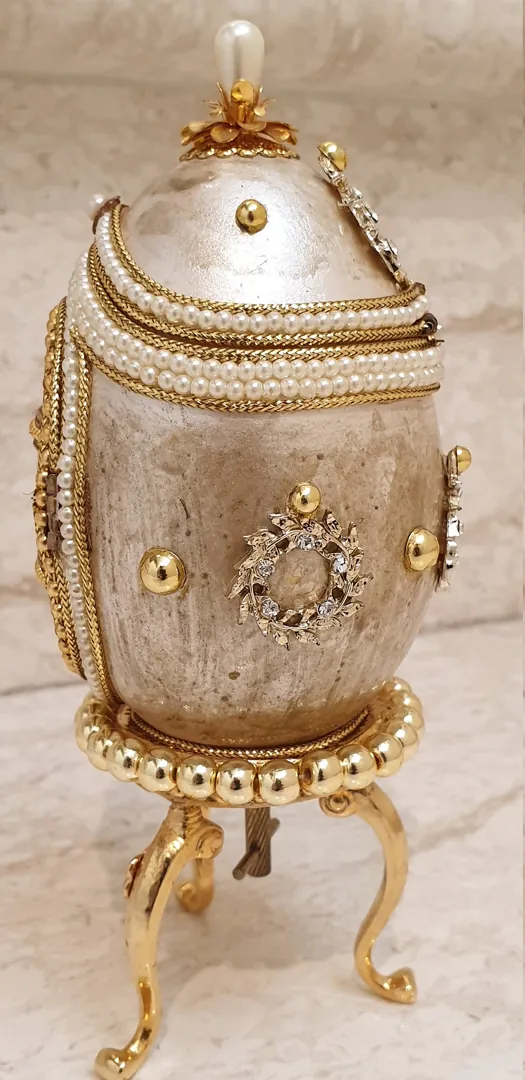Forever Friends Gift Egg Faberge Style ONLYONE 24k Fabergé VINTAGE Wreath Faberge Music Box Fabrege Trinket Swarovski Diamond 1ct Photo Frame