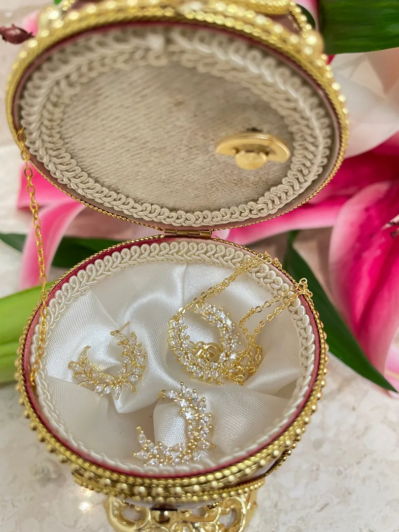 1992 Antique Wreath Faberge Style Easter Egg Red Faberge Pendant Set One Of A Kind - Handcarved Natural Fabergé Egg - 24k Gold - Gift For Her