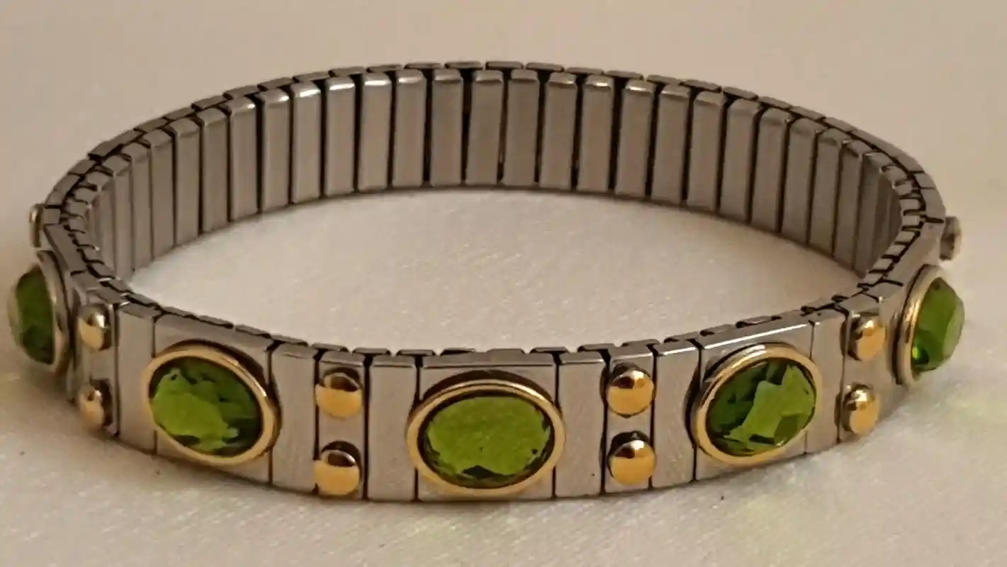 Green bracelet bangle silver stone bracelet bridesmaids / Peridot Swarovski gemstone bracelet birthstone bangle /August birthstone jewelry/ 