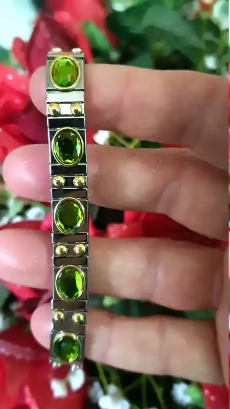 Green bracelet bangle silver stone bracelet bridesmaids / Peridot Swarovski gemstone bracelet birthstone bangle /August birthstone jewelry/ 
