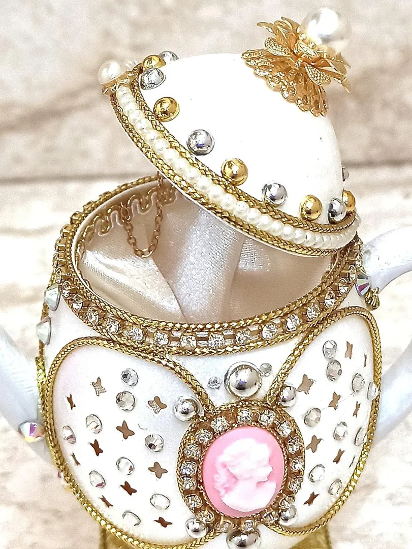 Vintage Cameo Collectible Tea Pot, Natural Faberge Egg Trinket & Faberge Necklace, Handcarved Fabergé Egg, Musical Egg for Wife, 35th Anniversary.