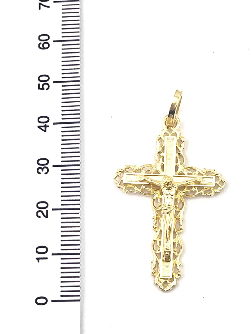 Solid 18k gold cross filigree cross pendant, handmade cross necklace. A perfect Christian mother gift, this crucifix cross for mom is designed for women and measures 0.98
