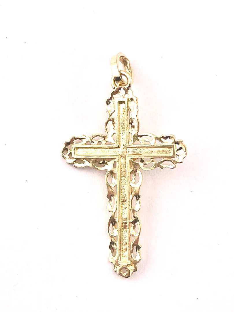 Solid 18k gold cross filigree cross pendant, handmade cross necklace. A perfect Christian mother gift, this crucifix cross for mom is designed for women and measures 0.98