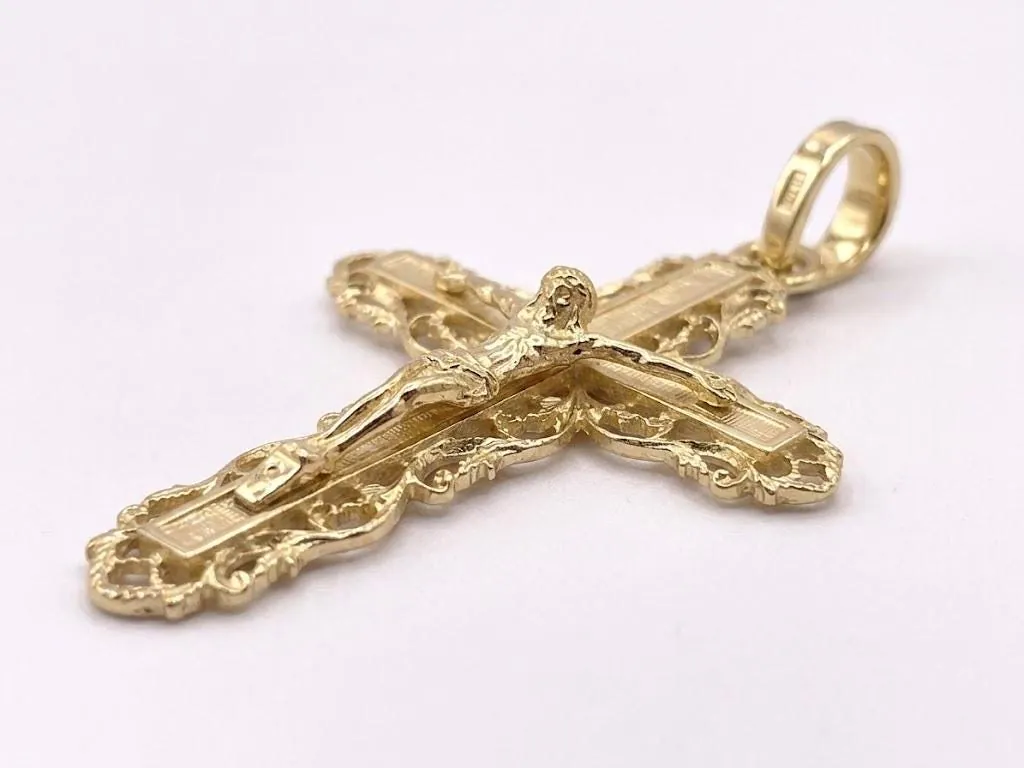 Solid 18k gold cross filigree cross pendant, handmade cross necklace. A perfect Christian mother gift, this crucifix cross for mom is designed for women and measures 0.98