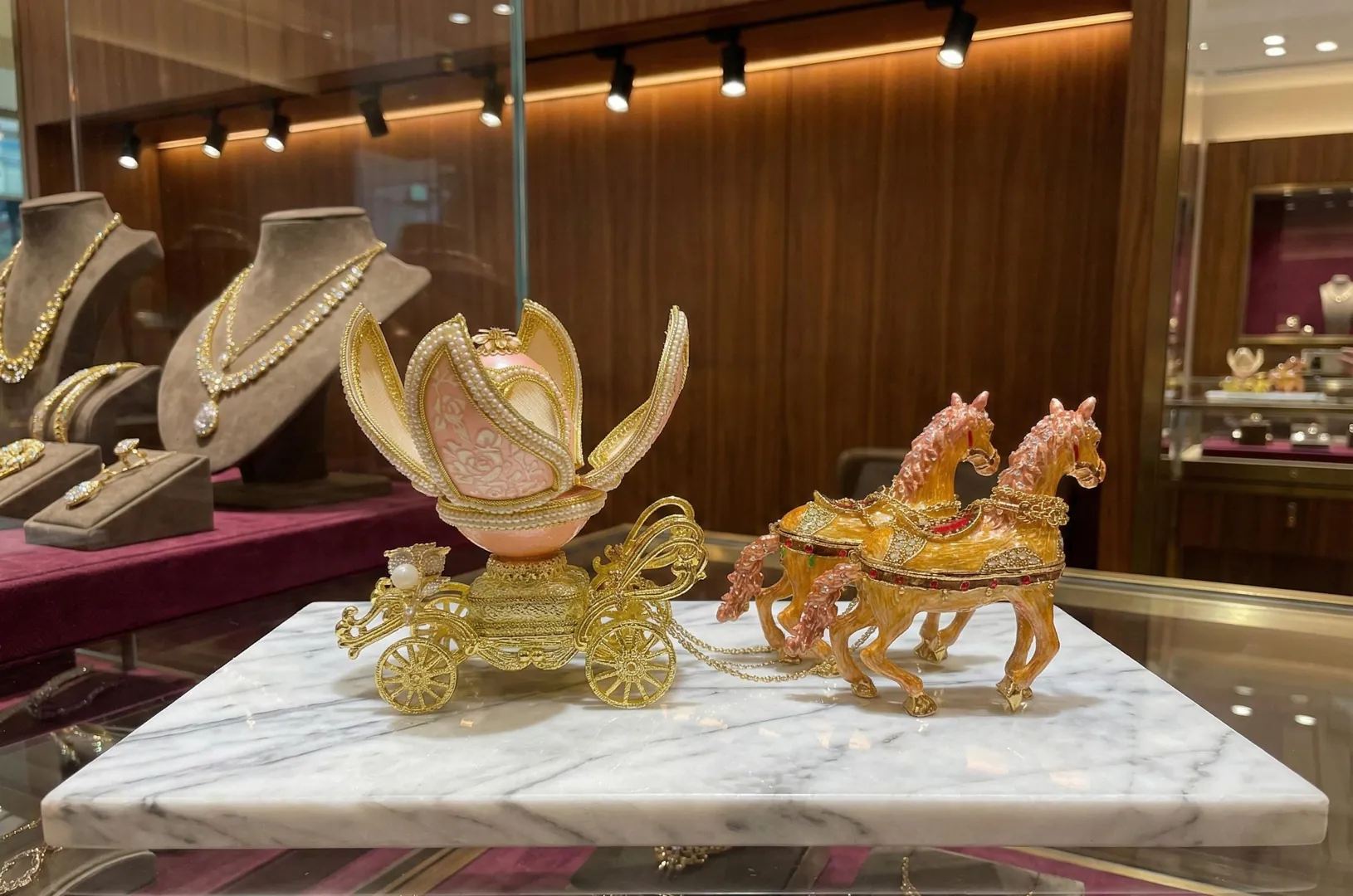 Vintage 1983 Faberge Style Egg, Musical Carriage Jewelry Box