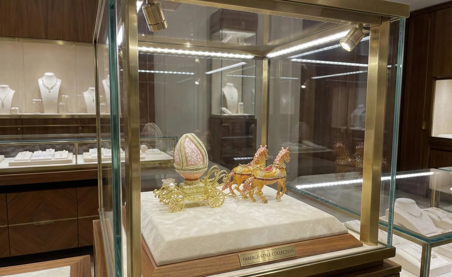 Vintage 1983 Faberge Style Egg, Musical Carriage Jewelry Box