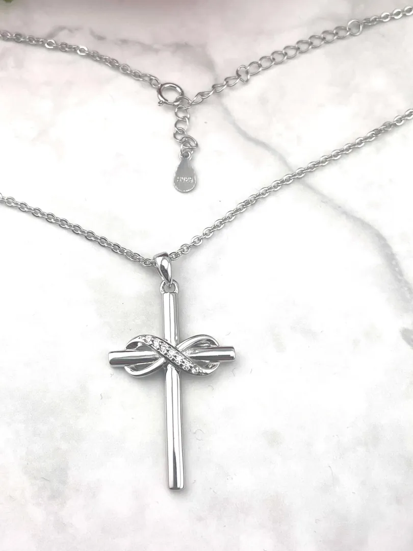 Designr Diamond Cross Pendant 18k Gold Diamond Cross Necklace Christian Father Gift Crucifix Cross for Men Cross for Son Graduation Handmade.