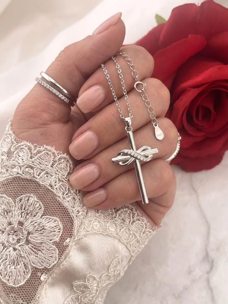 Designer Diamond Cross Pendant 18k Gold Diamond Cross Necklace Christian Mother's Day Gift Crucifix Cross for Mom Cross for Women Unique