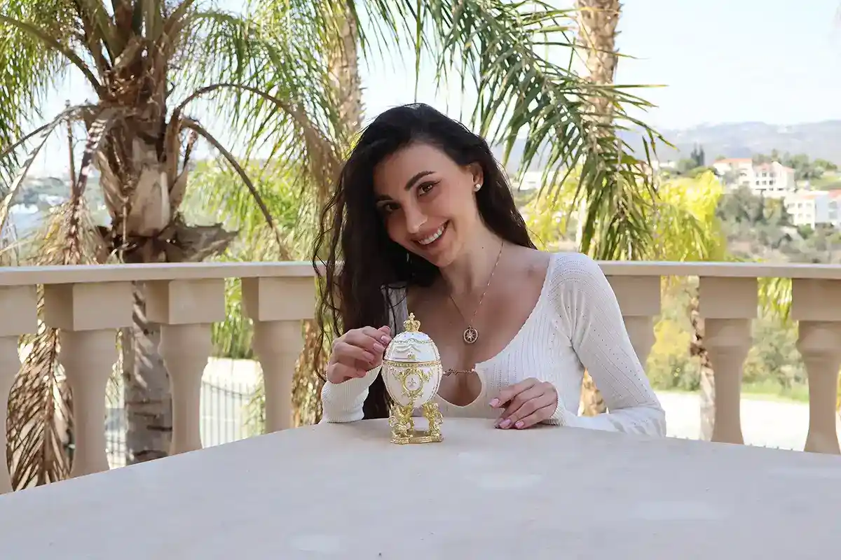 IMPERIAL White Faberge Egg style 24K Lion 4ct Faberge Trinket box 200 SWAROVSKI Diam & Bracelet 2ct/Faberge Egg Ornament Faberge Jewelry Box 