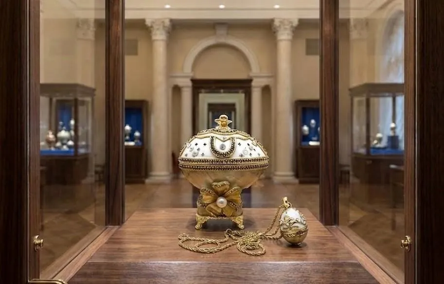 2010 Vintage Faberge Egg Jewelry Box Fabergé Style Eggs Real Egg Shell Faberge Music Box Austrian Crystal Diamonds Pure Gold - Pierre Lorren