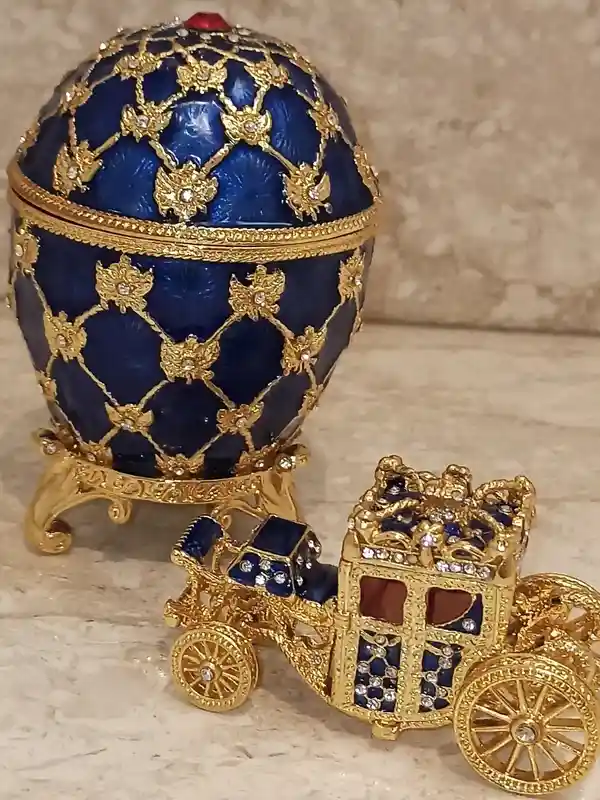 Queens Carriage Egg Faberge Ornament Jewelry Box FAbrege 24k GOLD 10ct Austrian Crystal Sapphire Bracelet Faberge Egg Designer pierrelorren 