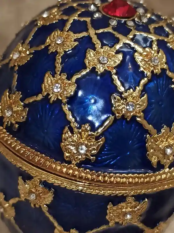 Queens Carriage Egg Faberge Ornament Jewelry Box FAbrege 24k GOLD 10ct Austrian Crystal Sapphire Bracelet Faberge Egg Designer pierrelorren 