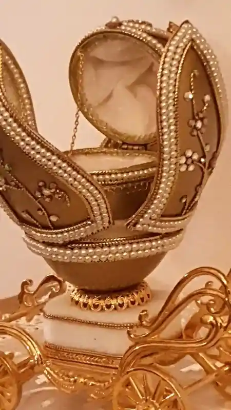 ONLY ONE Faberge egg style Music Antique Ring box Bridal Wedding Anniversary Faberge egg Trinket Luxury gift for bride HANDCARVED Real Egg 