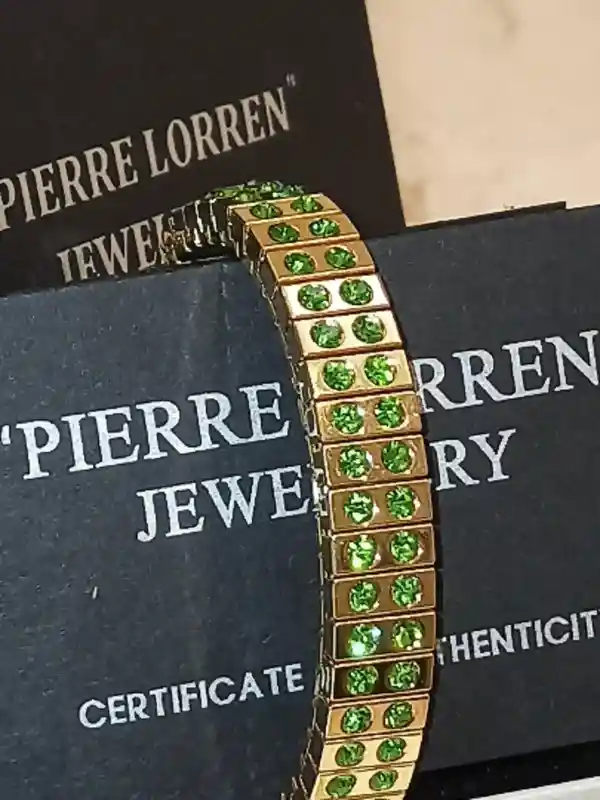 Peridot Bracelet. 2ct. Gold Bangle. Birthstone. Peridot Jewelry. Gemstone. Gift for woman. Gift for Her. Bestfriend. Christmas gift for her 