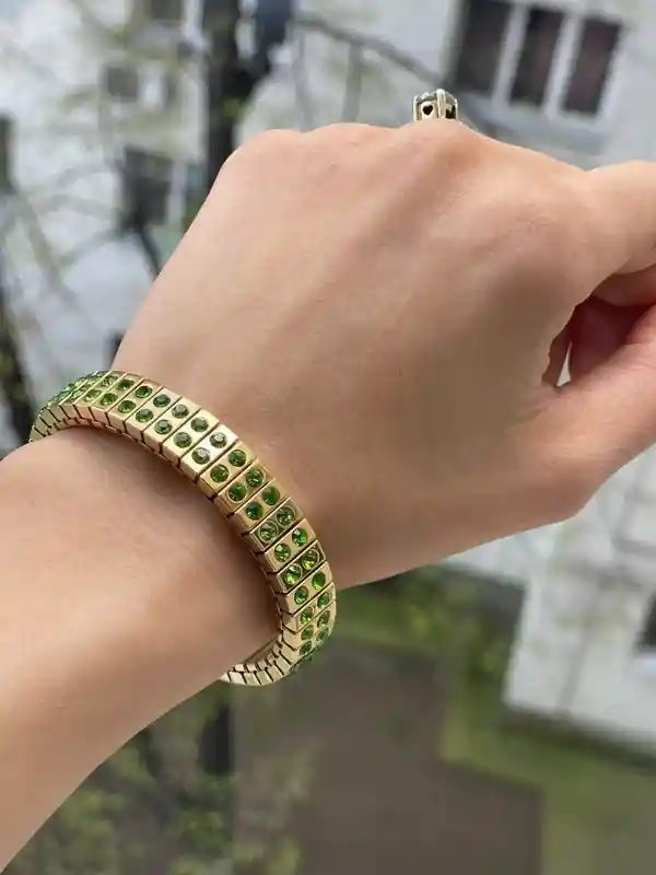 Peridot Bracelet. 2ct. Gold Bangle. Birthstone. Peridot Jewelry. Gemstone. Gift for woman. Gift for Her. Bestfriend. Christmas gift for her 