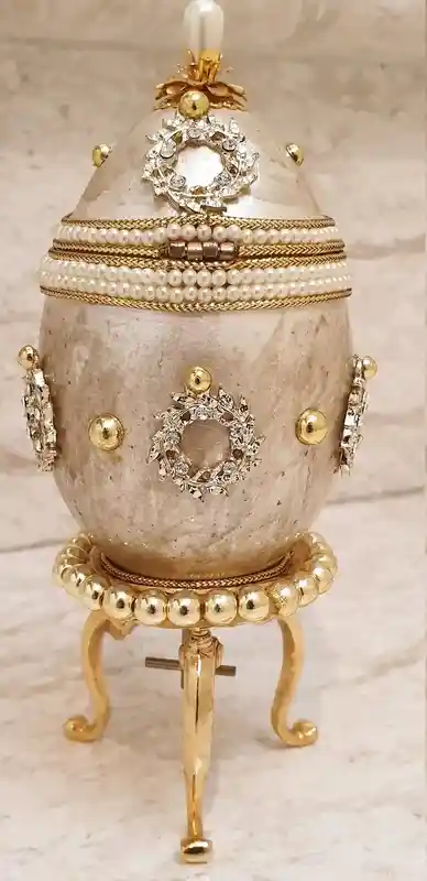 Forever Friends Gift Egg Faberge style ONLYONE 24k Faberge VINTAGE Wreath Faberge Music Box Fabrege Trinket Swarovsk Diamond 1ct Photo Frame 