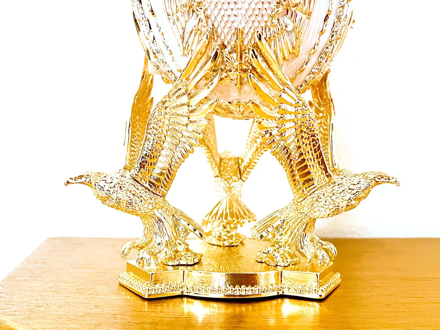 Pierre Lorren Fabergé Egg - White Fabergé Egg Music Box, Fabergé Trinket Box, Fabergé Music Box, Pure Gold Decor, Austrian Crystal, Wisdom Gifts.